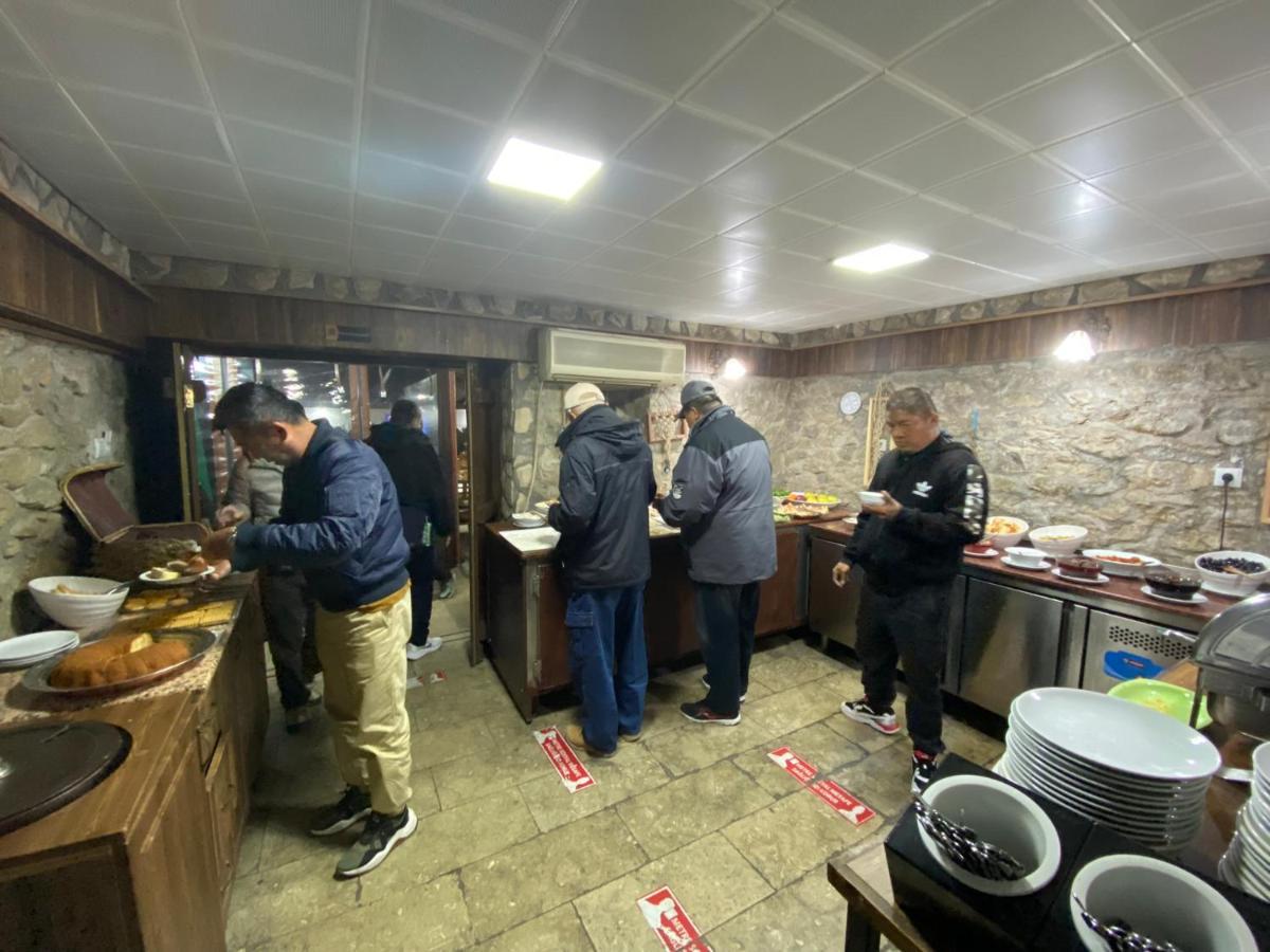 博如鲁科卡酒店 萨夫兰博卢 外观 照片