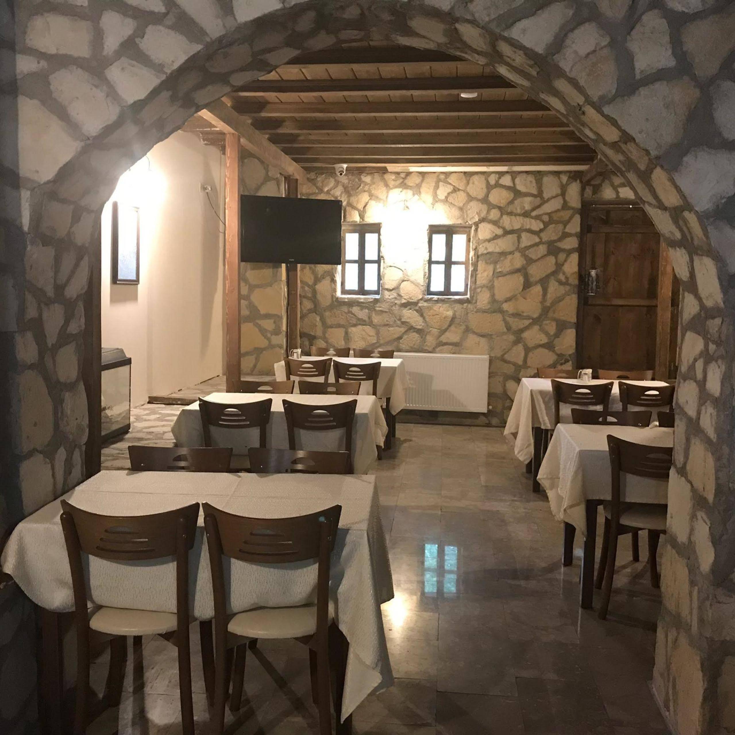 博如鲁科卡酒店 萨夫兰博卢 外观 照片